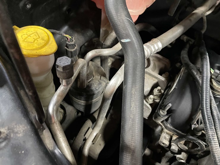 2011-ford-escape-image-40