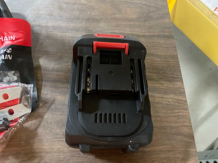 #2299-•-21-volt-mini-cordless-chainsaw-kit-in-carrying-case-(pr11)-image-10