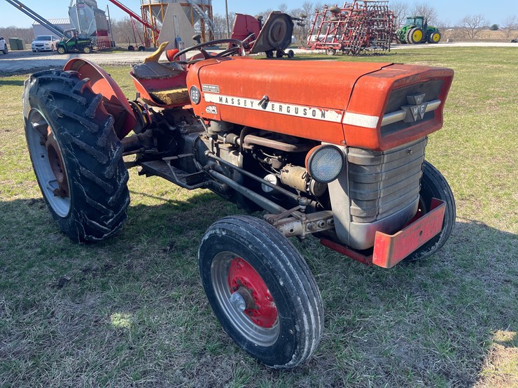 massey-ferguson-135-image-1