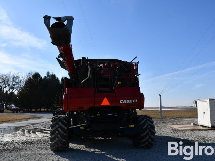 2017-case-ih-8240-image-6