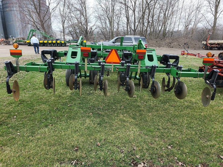 john-deere-2700-image-8