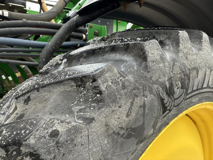 2015-john-deere-r4038-image-62