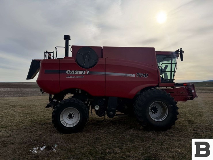 2008-case-ih-7010-image-7