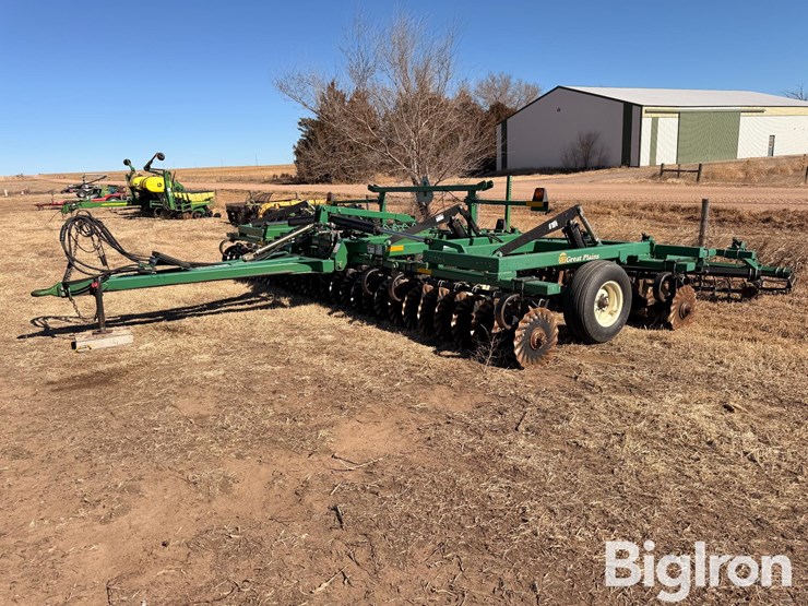 great-plains-2400tt-image-1