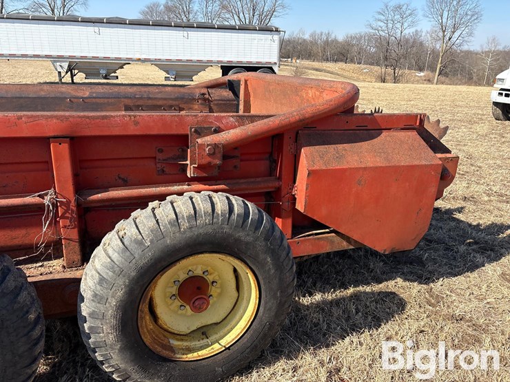 new-holland-791-image-15