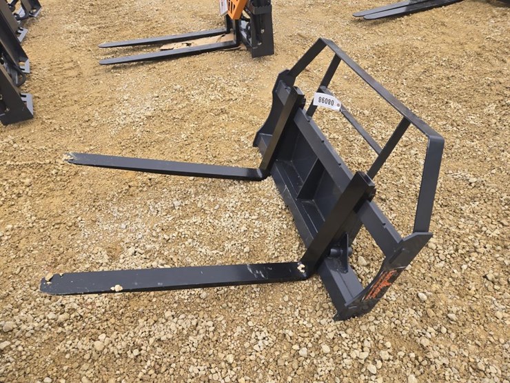 #8098-•-new-landhonor-mini-skid-steer-pallet-forks-image-3