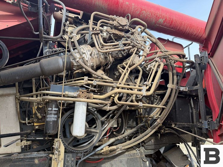 2008-case-ih-7010-image-37
