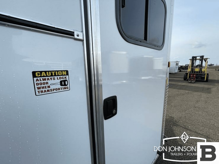 2023-c&b-mavlite-2h-7k-2-h-horse-trailer-image-14