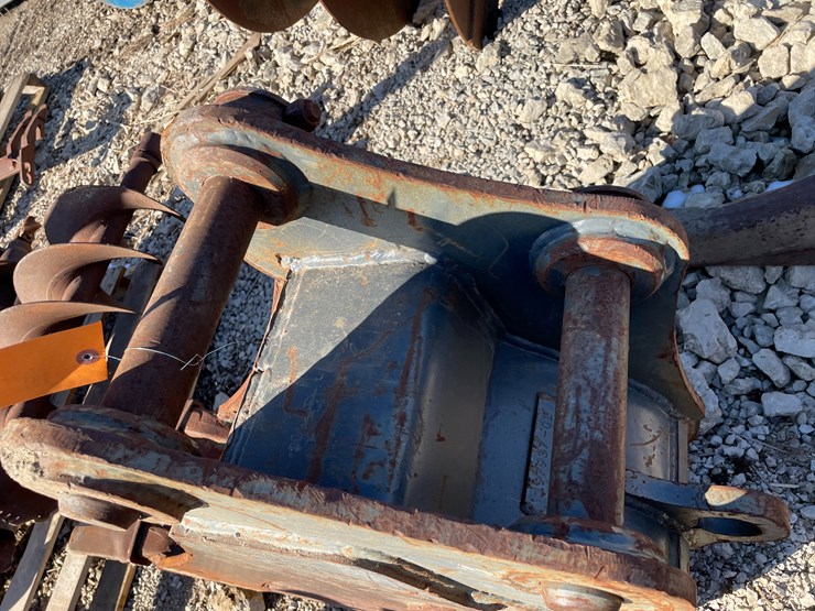 #6085-•-3-tooth-12"-excavator-bucket-image-4