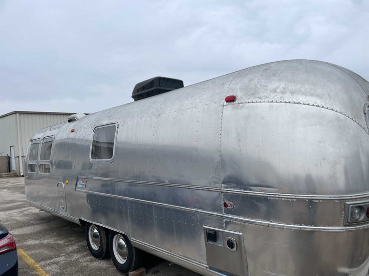 #1435-•-1978-airstream-land-yacht-31'---fully-remodeled,-road-ready-(has-wi-title)-(of)-image-136