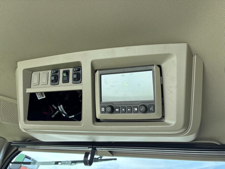 2023-john-deere-8rx-370-image-84