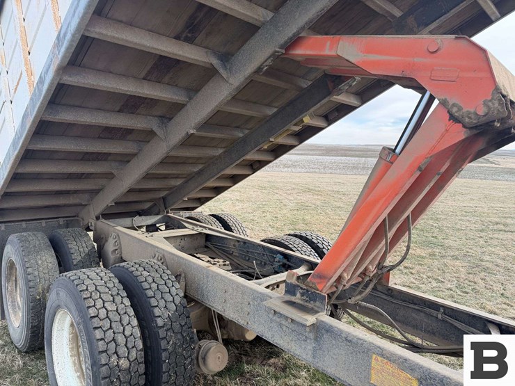 1985-international-s2300-image-41