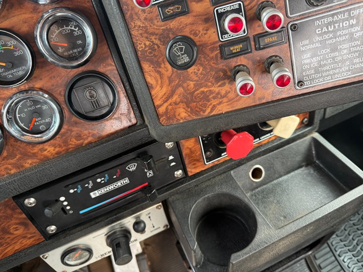 2000-kenworth-w900-image-30