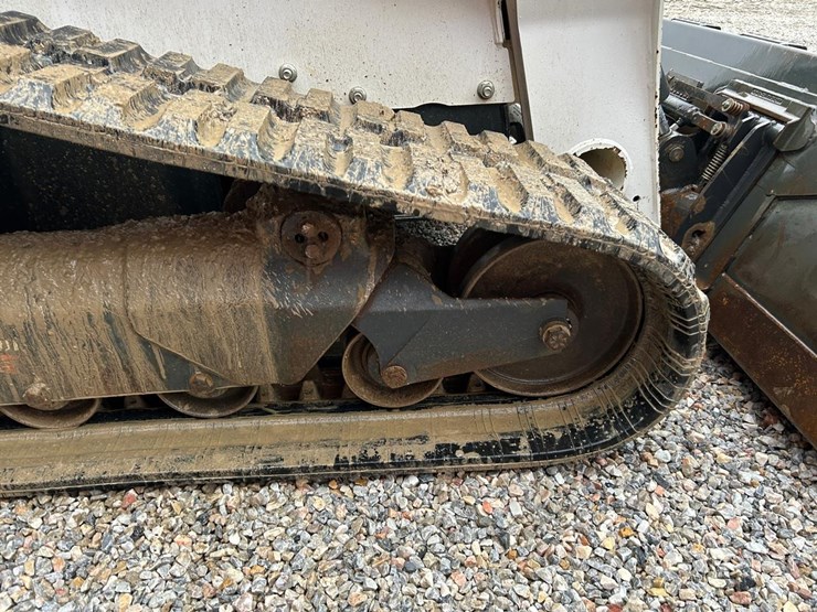 2023-bobcat-t870-image-14