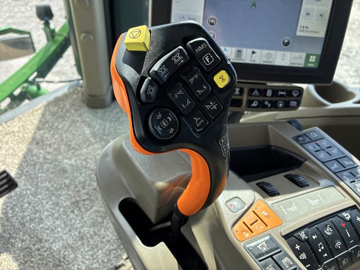 2022-john-deere-600r-image-85