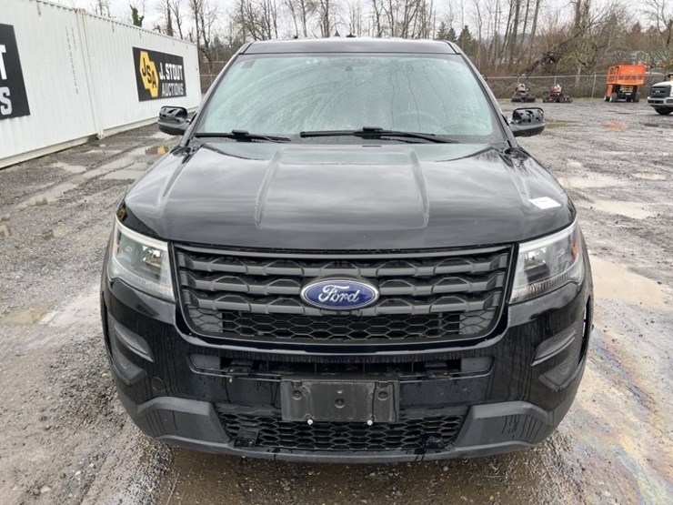 2018-ford-explorer-image-8