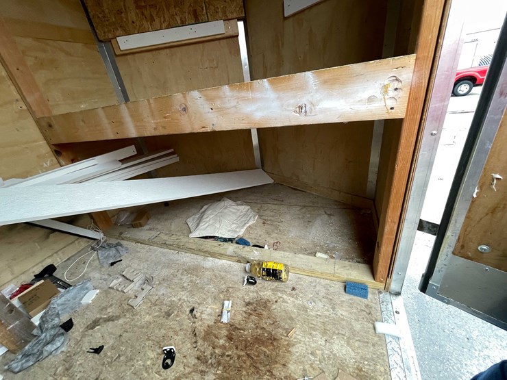 #1433-•-enclosed-trailer-(no-title)-(of)-image-12