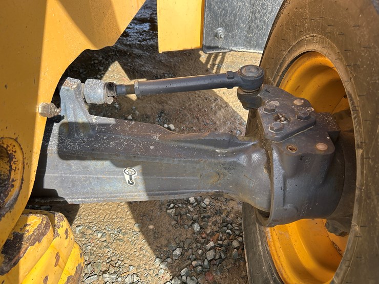 2012-volvo-bl70b-image-71