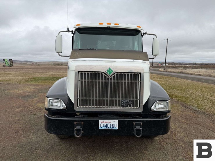 2001-international-9200-image-11