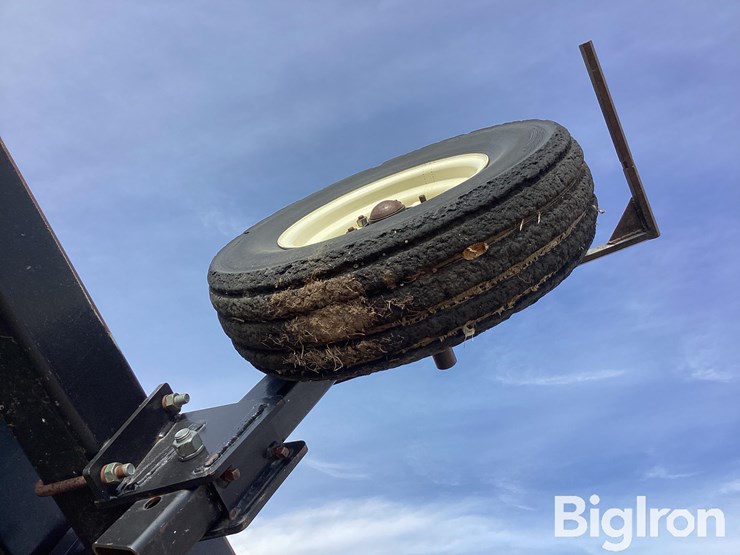 strip-cat-16r30-strip-till-machine-image-17