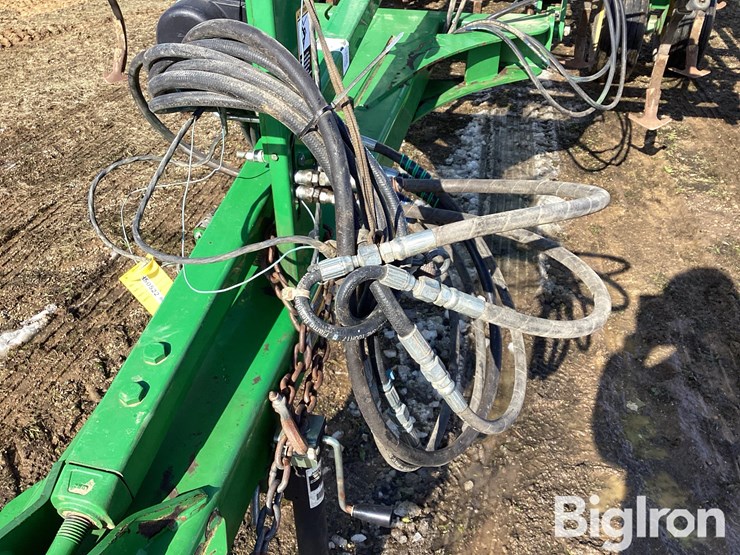 2012-john-deere-2210l-image-11