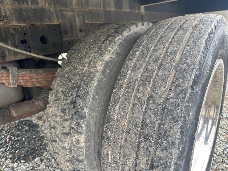 2005-ford-f550-image-52