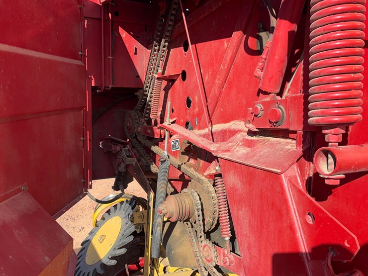 new-holland-688-image-8