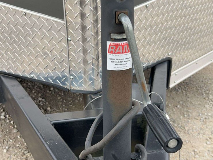 2016-stealth-viper-24'-enclosed-trailer-image-10