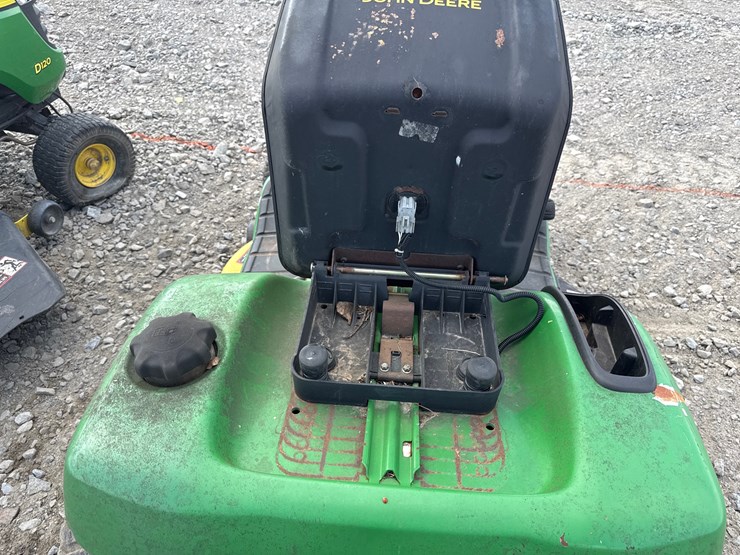 john-deere-lt160-image-7