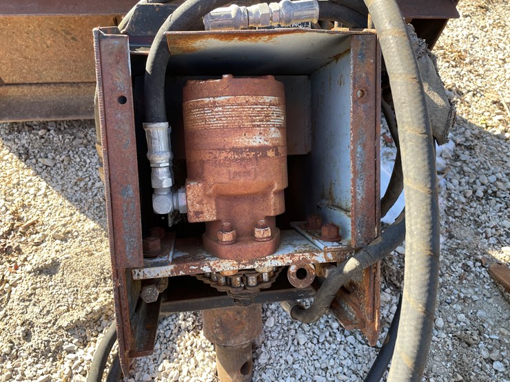 #6086-•-lowe-1200f-universal-mount-auger-with-bits-image-4