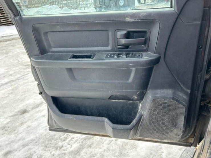 2014-ram-2500-hd-image-18