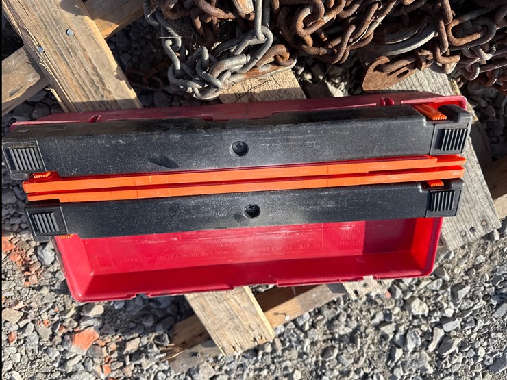 #33461-•-lot-of-misc-snow-chains-&-reflectors-inv#-33461-image-5