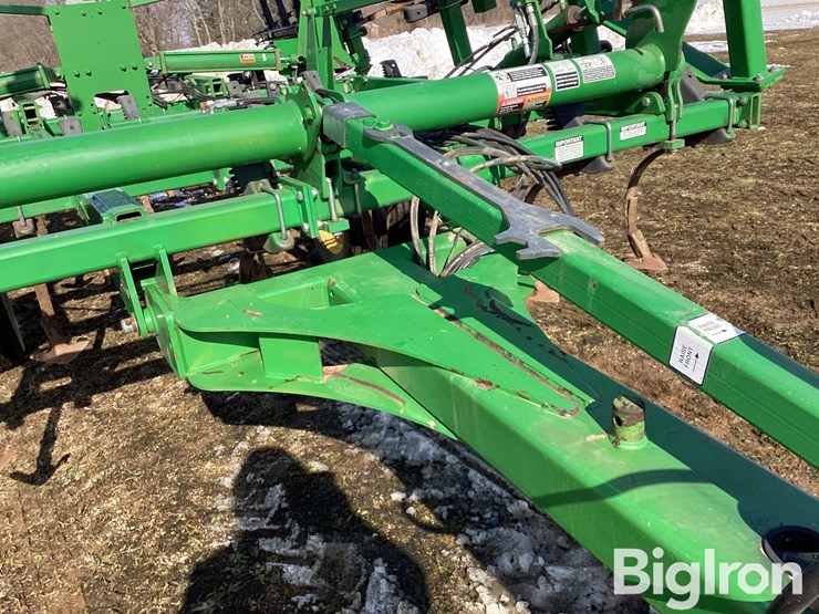 2012-john-deere-2210l-image-13