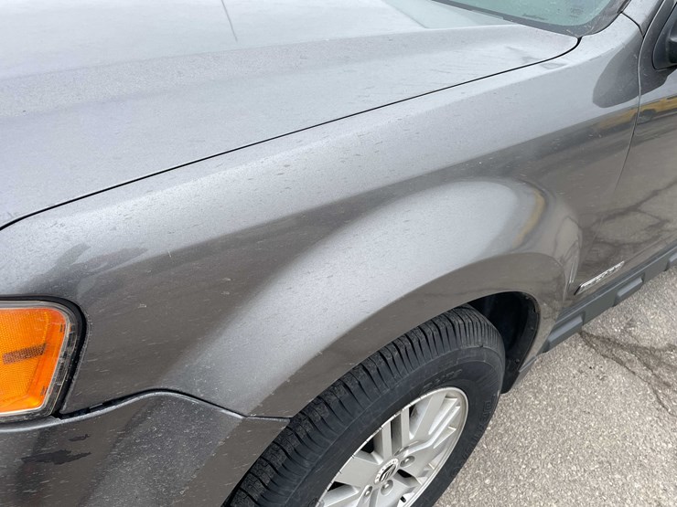 2011-ford-escape-image-38