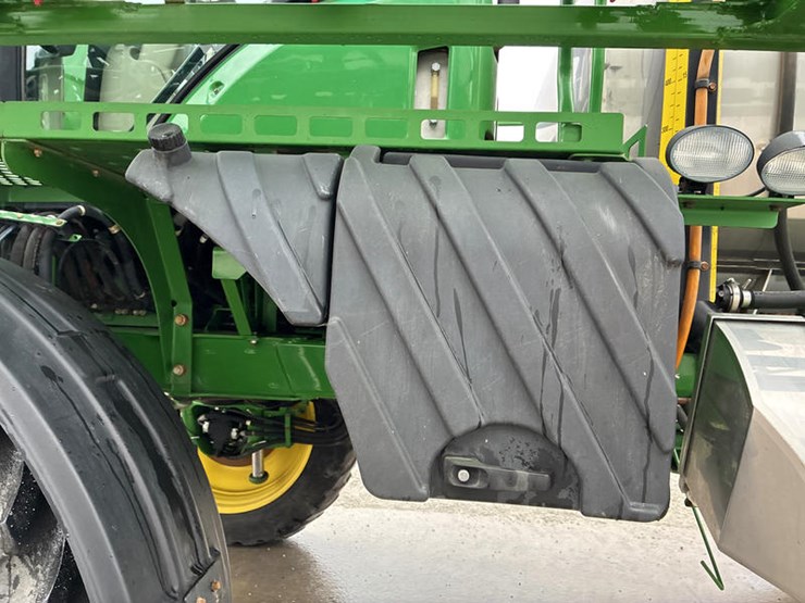 2015-john-deere-r4038-image-46