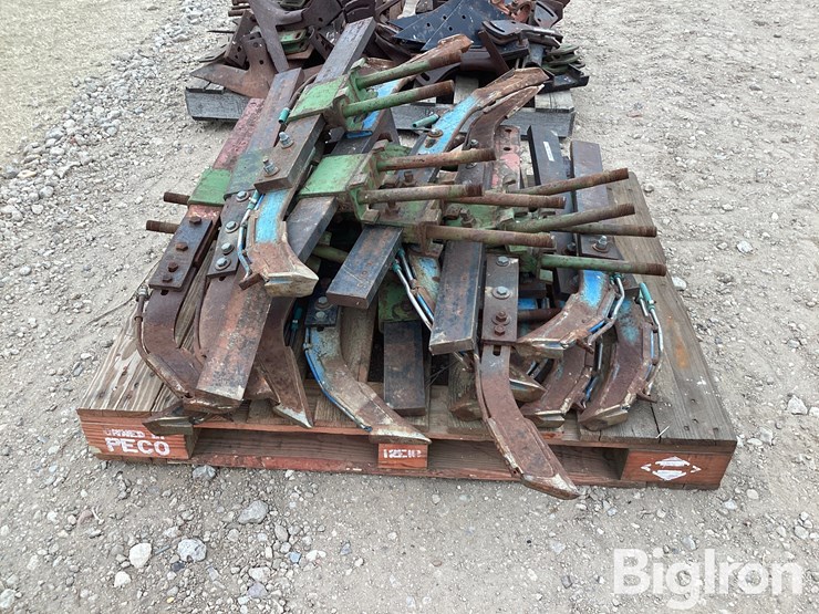 anhydrous-knives-on-shanks-image-4