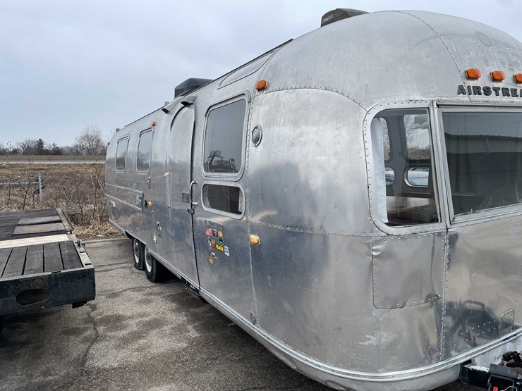 #1435-•-1978-airstream-land-yacht-31'---fully-remodeled,-road-ready-(has-wi-title)-(of)-image-145