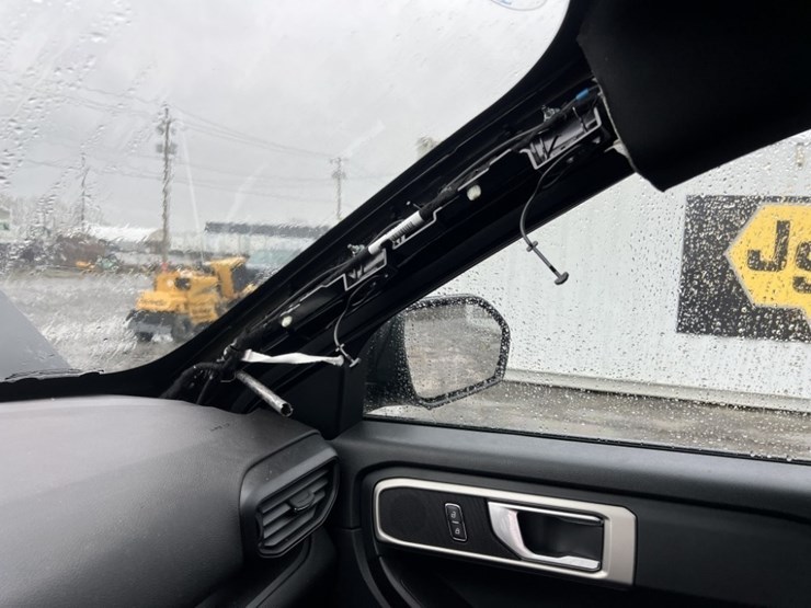 2023-ford-explorer-image-34