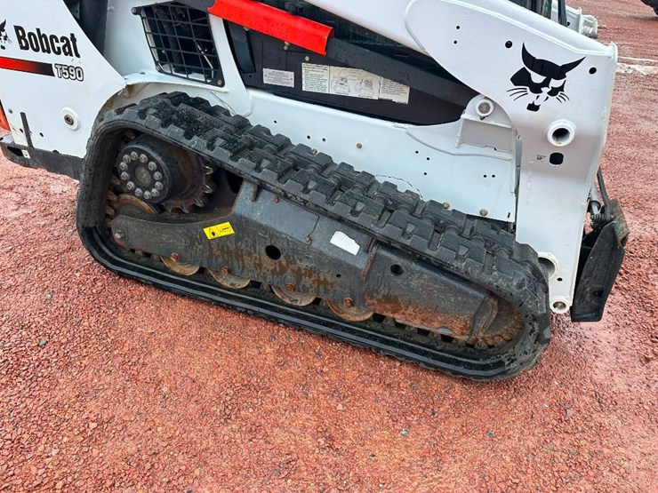 2015-bobcat-t590-image-21