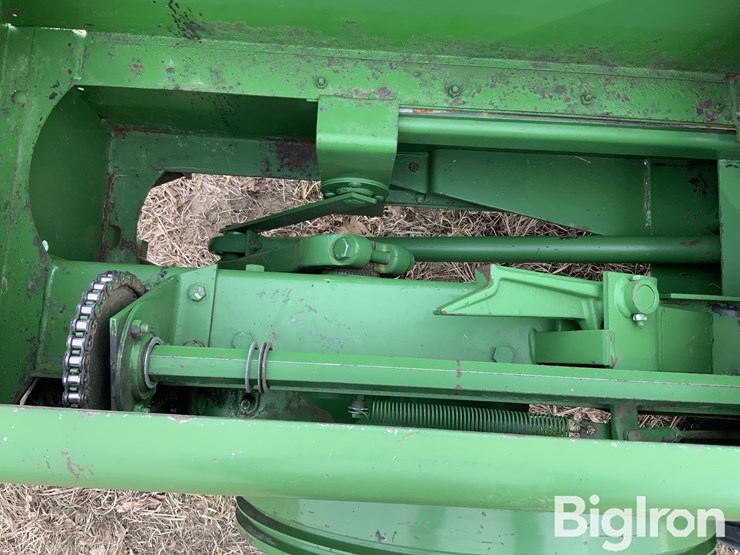 john-deere-336-image-12