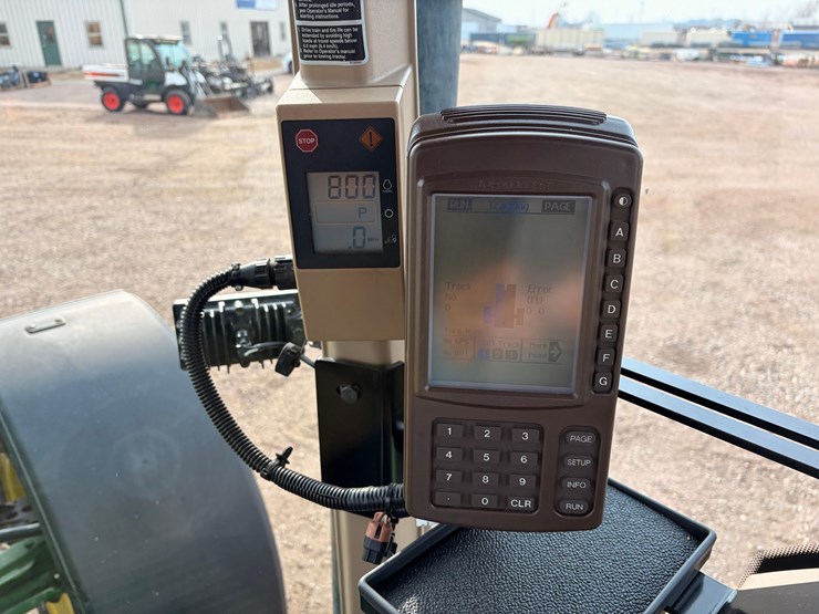 john-deere-8110-image-24