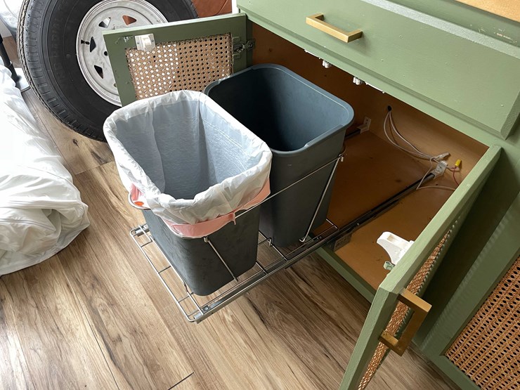 #1435-•-1978-airstream-land-yacht-31'---fully-remodeled,-road-ready-(has-wi-title)-(of)-image-72