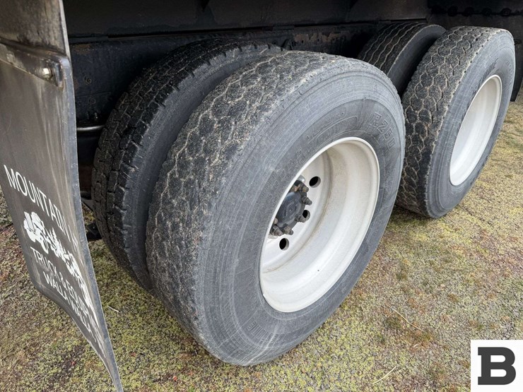 2001-international-9200-image-43