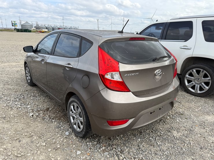 #38615-•-2013-hyundai-accent-sedan-kmhct5ae9du086575-inv#-38615-image-3