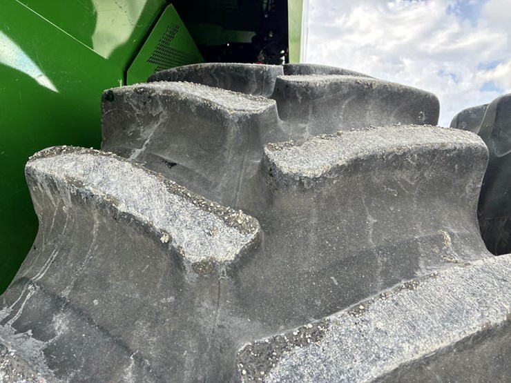 2013-john-deere-s680-image-42