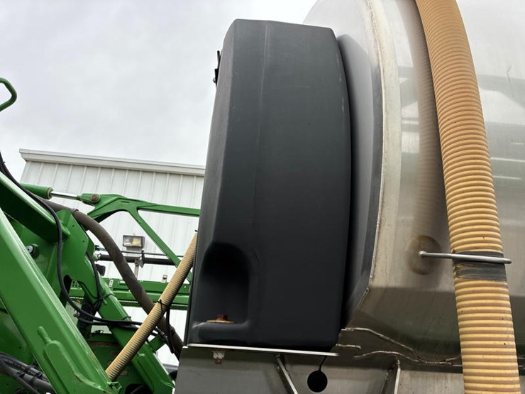 2015-john-deere-r4038-image-30