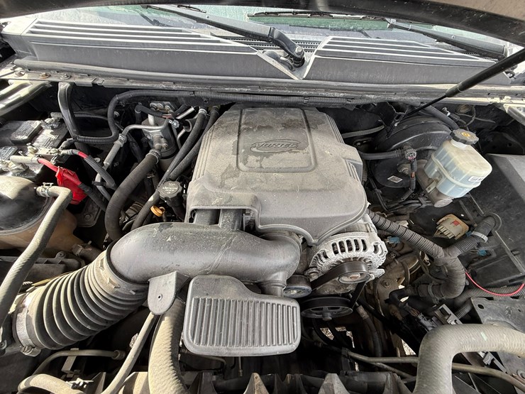 2014-chevrolet-tahoe-image-46