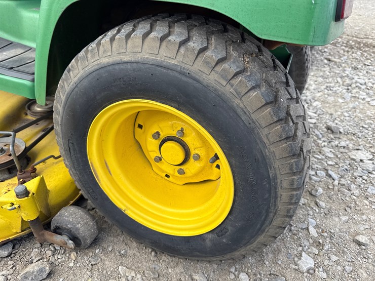 john-deere-340-image-11