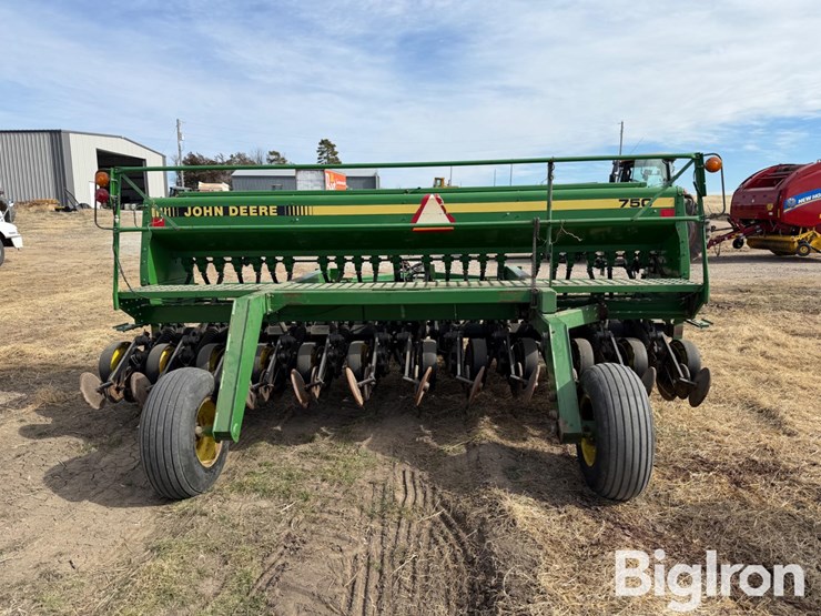 john-deere-750-image-6