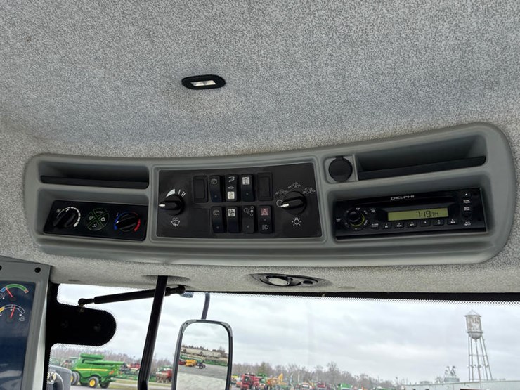 2013-new-holland-t9.505-image-72